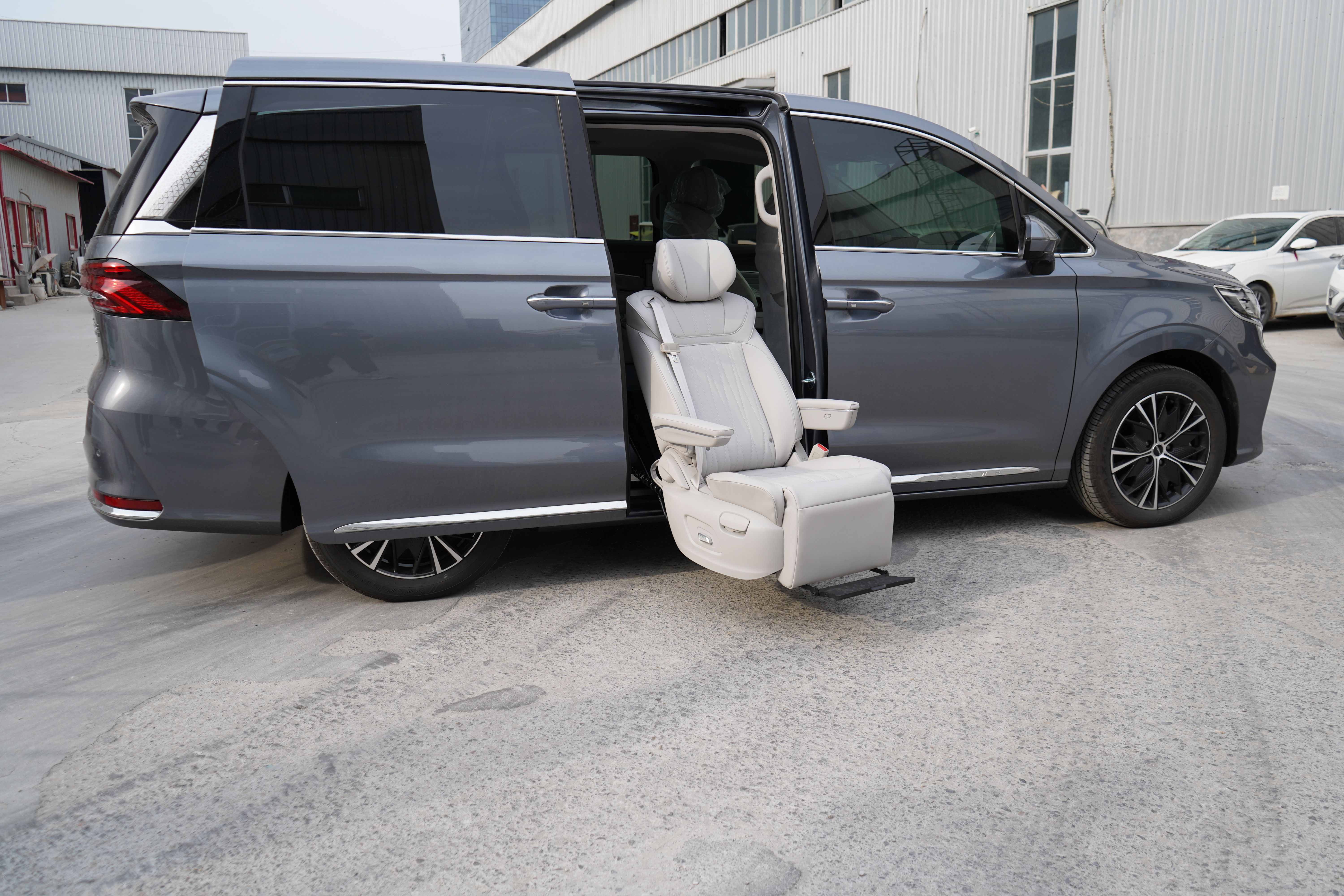 Minivan 7-osobowy wynajem